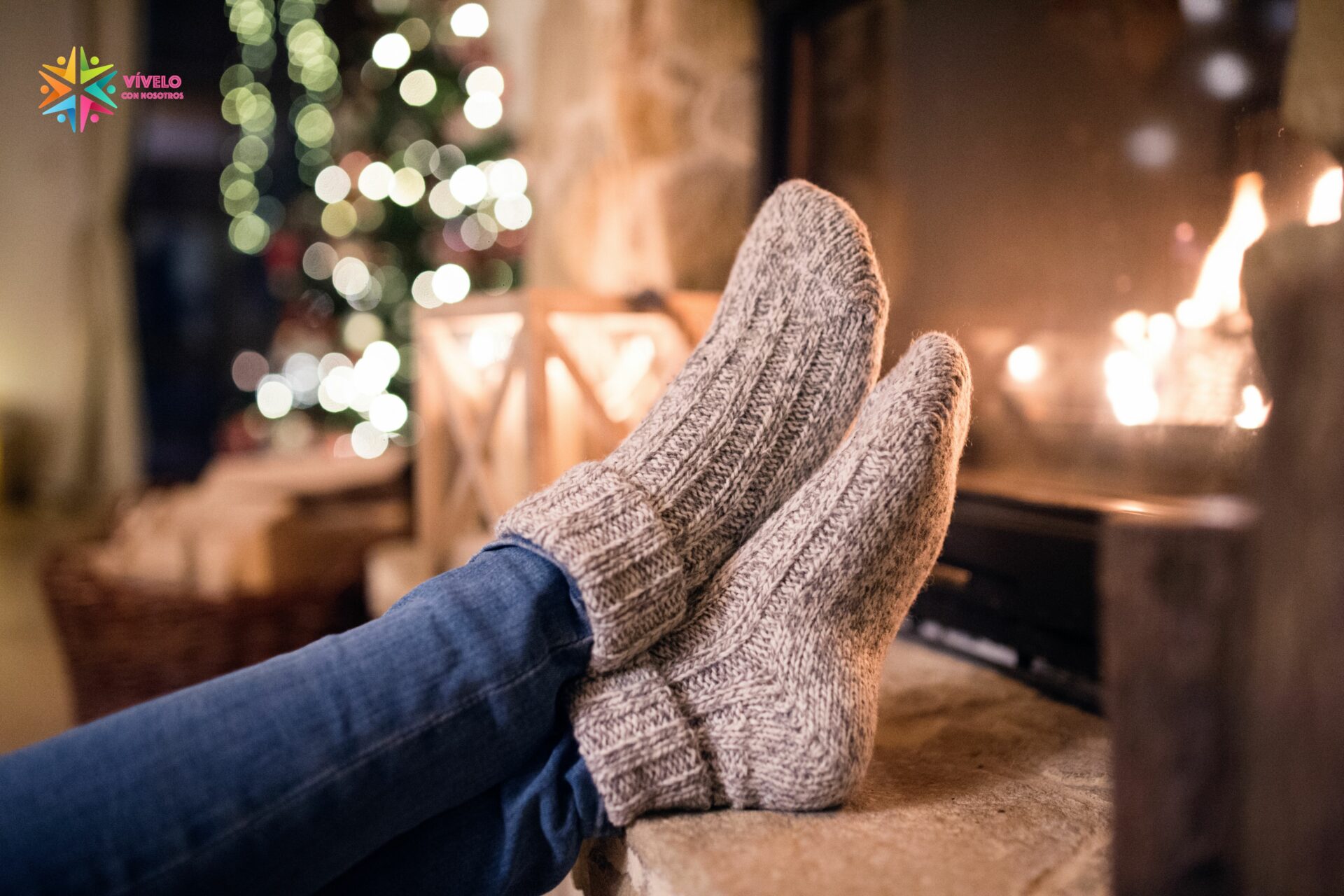 Relax en casa. Calcetines y Chimenea