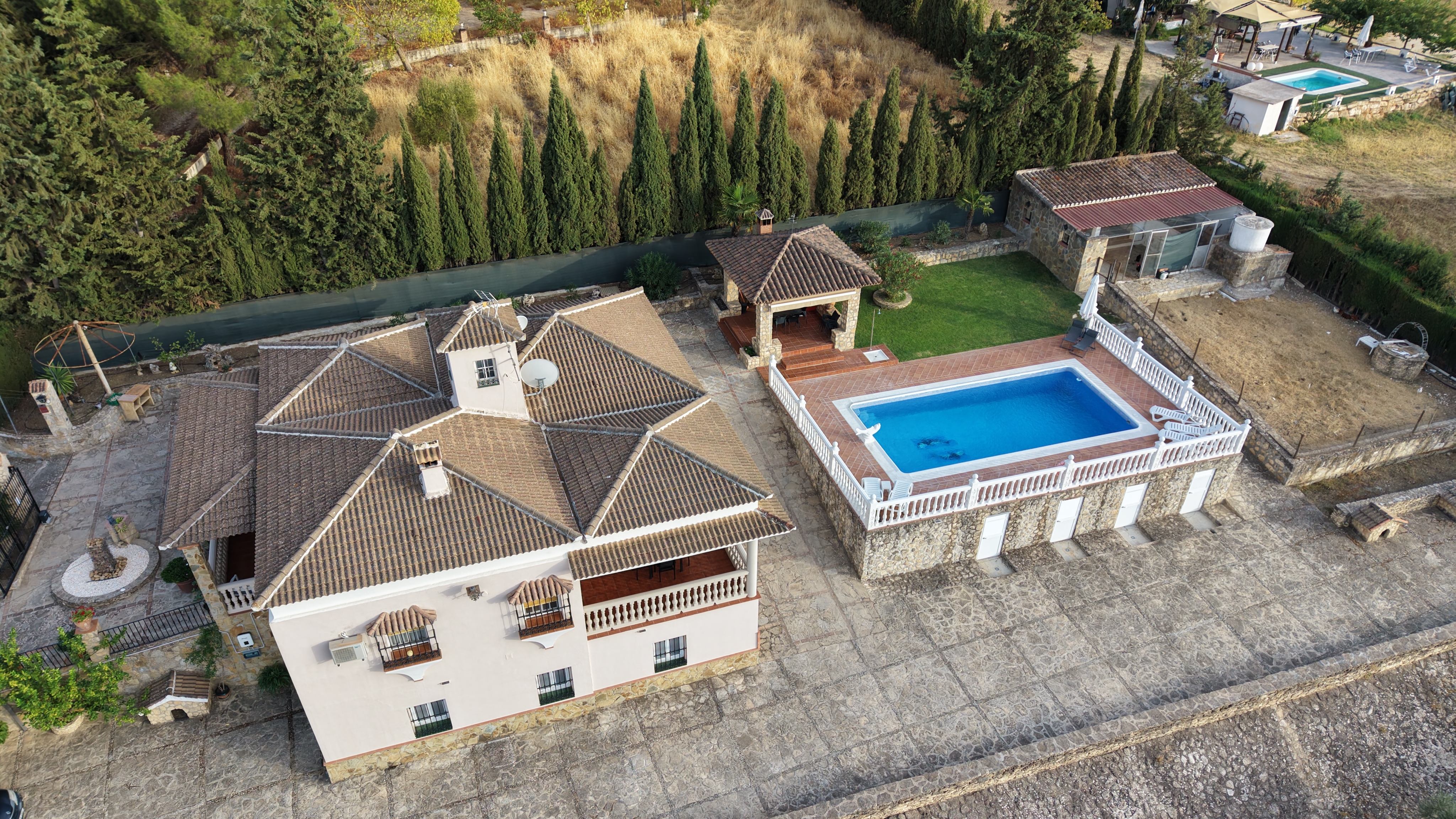 Vista Aérea de Casa de Campo en Arriate. Vívelo Con Nosotros Vista Aérea de Casa de Campo en Arriate. Vívelo Con Nosotros