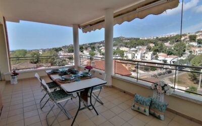 ALQUILER o VENTA. Casa con Vistas y Gran Parcela en Segur de Calafell