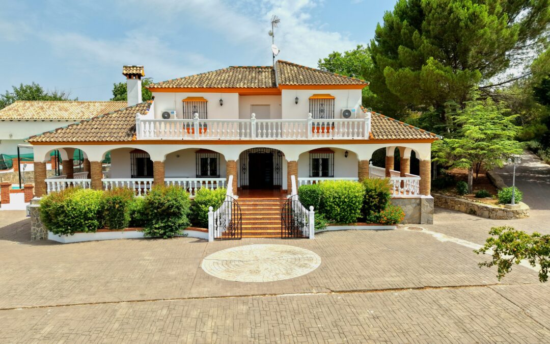 Finca Rústica en Arriate con Piscina y Vistas | Vívelo Con Nosotros