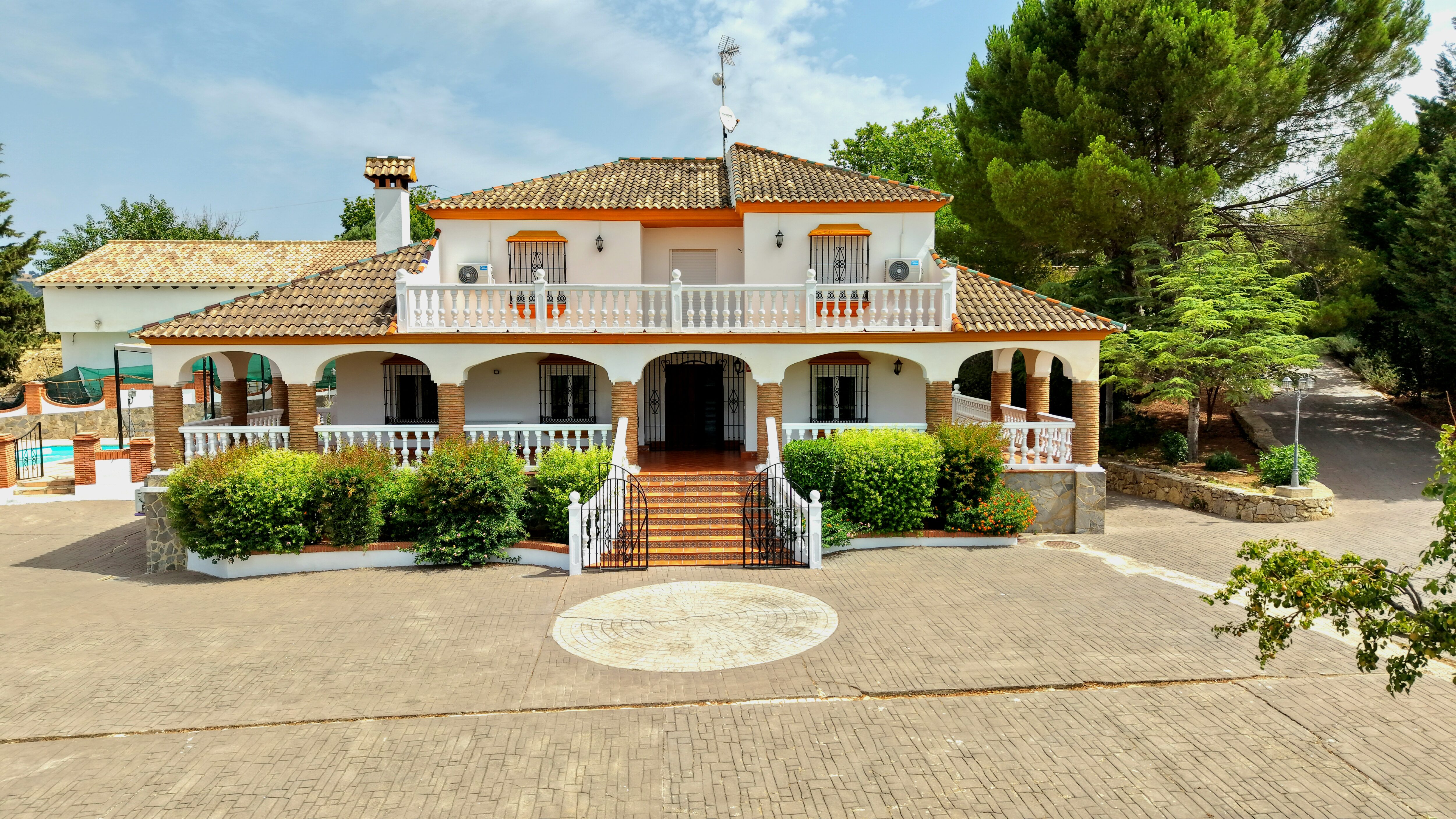 Casa con Gran Parcela en Arriate. Vívelo Con Nosotros